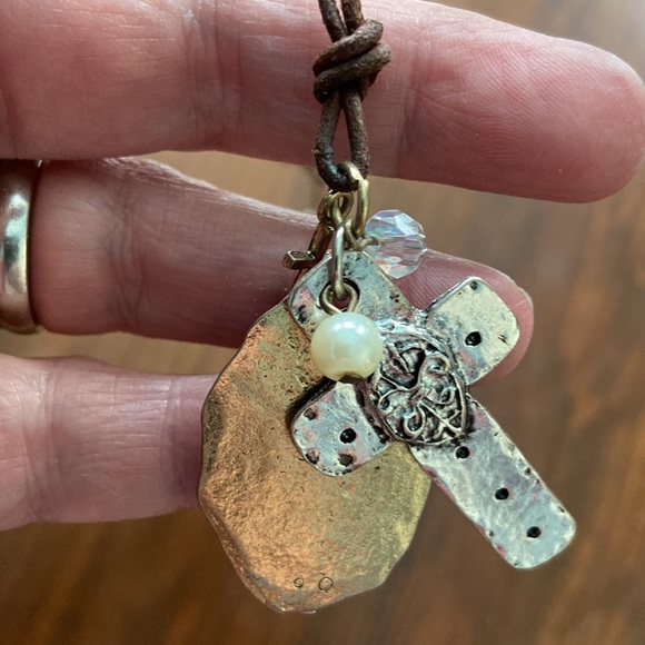 Unique hand crafted metal necklace - Picture 4 of 6